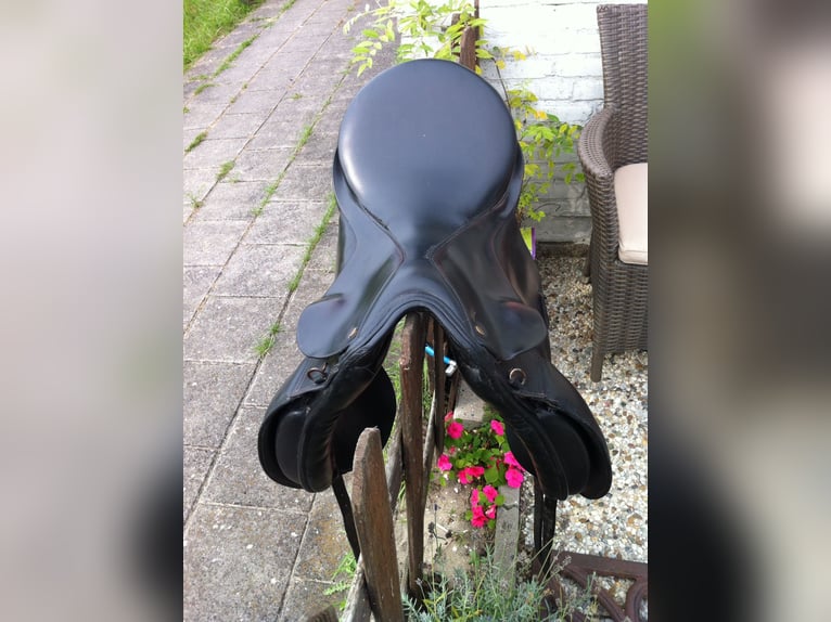 France Premiere dressuurzadel 17,5 inch