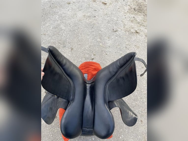 Hulsebos dressuurzadel 17 inch