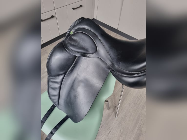 Hulsebos zadel 18inch medium wide impuls