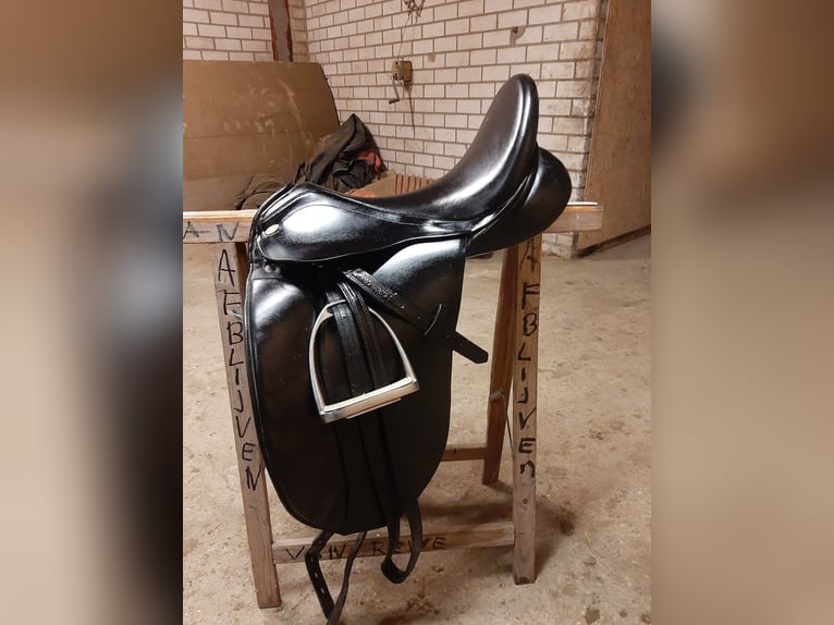 Kentaur Penelopa dressuurzadel 18 inch