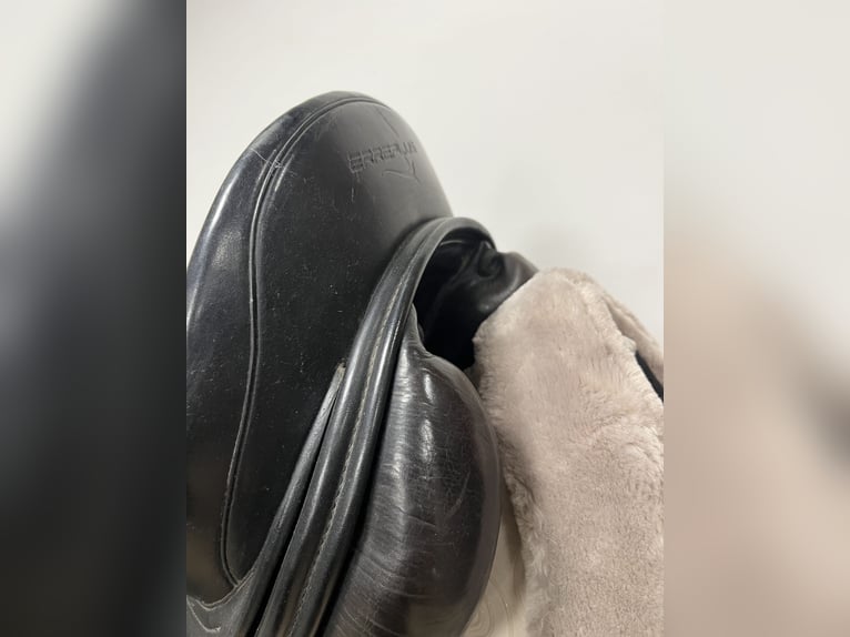 Mooi erreplus dressuurzadel te koop