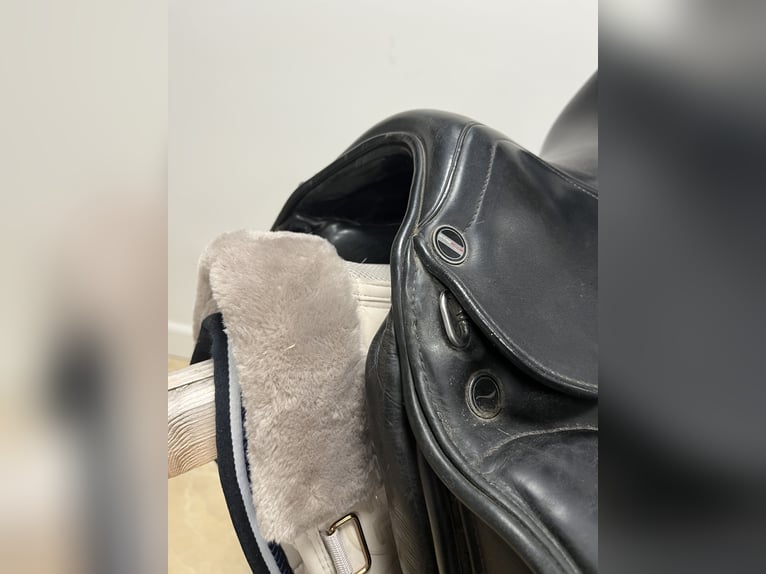 Mooi erreplus dressuurzadel te koop