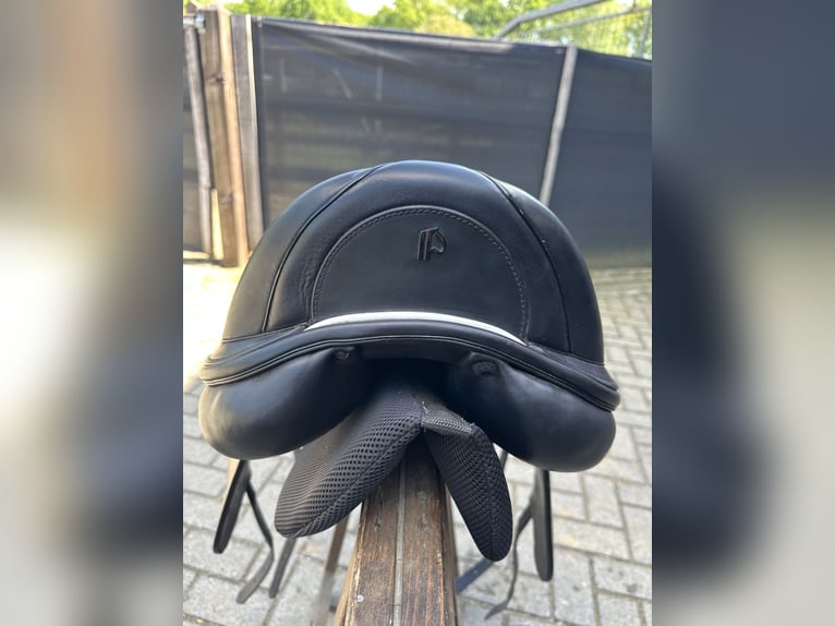 Prestige Brillante AS-X Monoflap Dressuur Zadel 17/32 - Prestige Dressage Saddle only 1 year old!