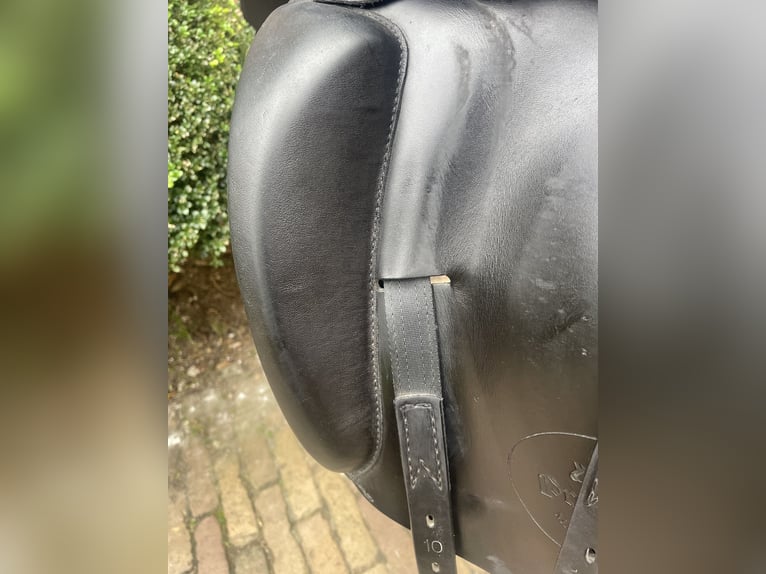 Prestige Roma dressuur zadel in top confituren MW 17inch Bm 34