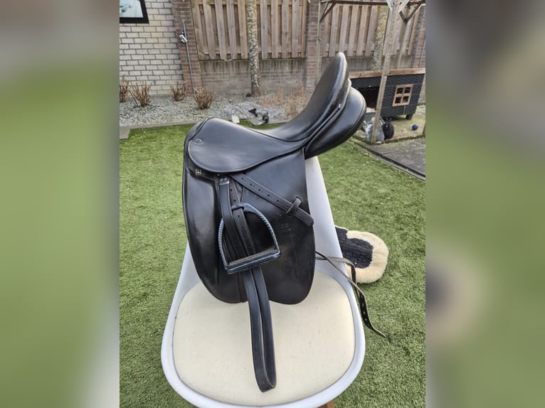 Zo goed al Nieuw stubben dressuur zadel