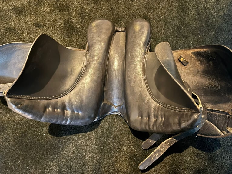 Dressuur zadel A/C pony