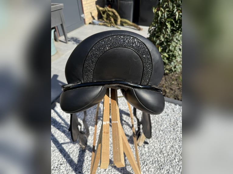 Dressuurzadel KM e-pony / paard