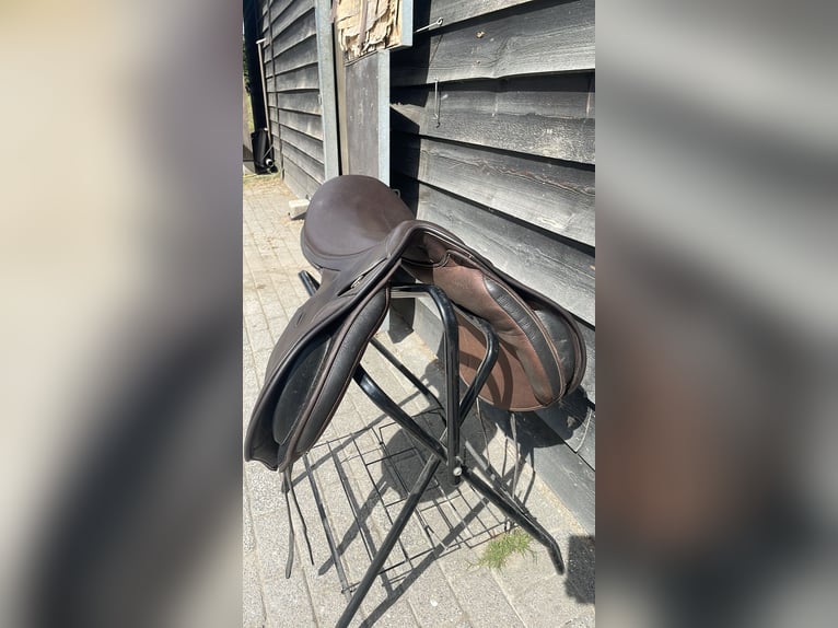 18 inch bruin kunststof thorowgood springzadel 