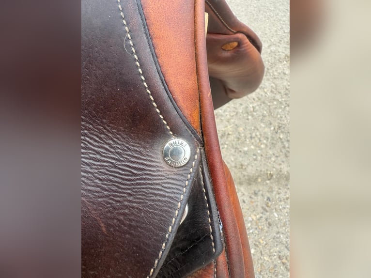 Butet jumping saddle semi-deep seat 17,5 inch