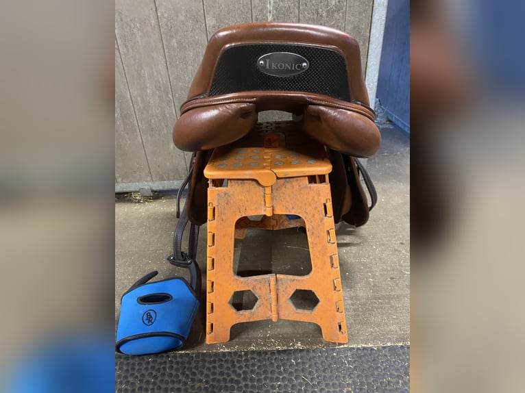 Ikonic Elite jumping half deep Seat blue