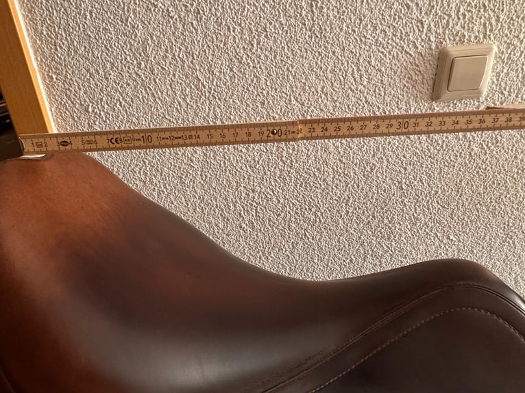 Jumping saddle Prestige Meredith 18''