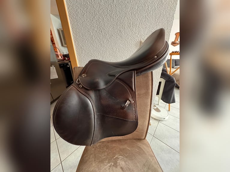 Jumping saddle Prestige Meredith 18''