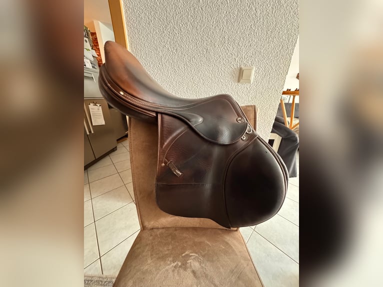 Jumping saddle Prestige Meredith 18''
