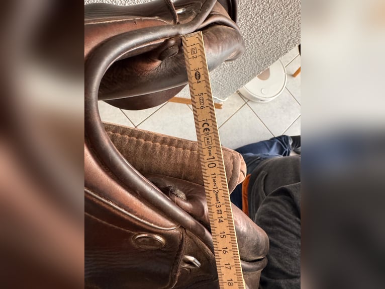 Jumping saddle Prestige Meredith 18''