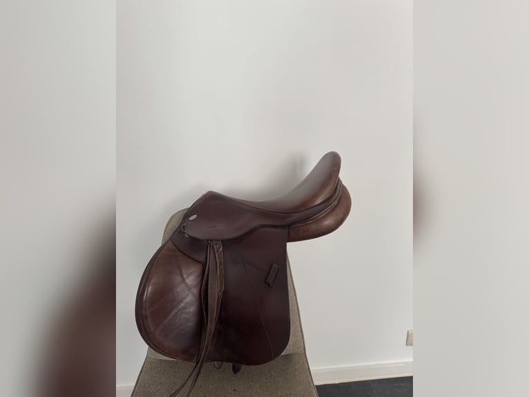 Kentaur 17,5” MW bruin – veelzijdigheidszadel – maat Medium Wide