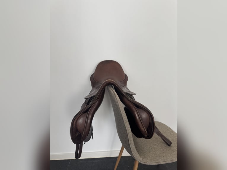 Kentaur 17,5” MW bruin – veelzijdigheidszadel – maat Medium Wide