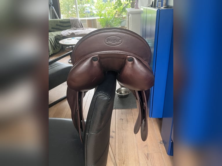 Mooi bruin veelzijdigheidszadel, goeie kwaliteit!