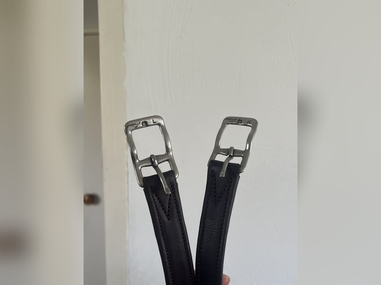 Mooi bruin veelzijdigheidszadel, goeie kwaliteit!