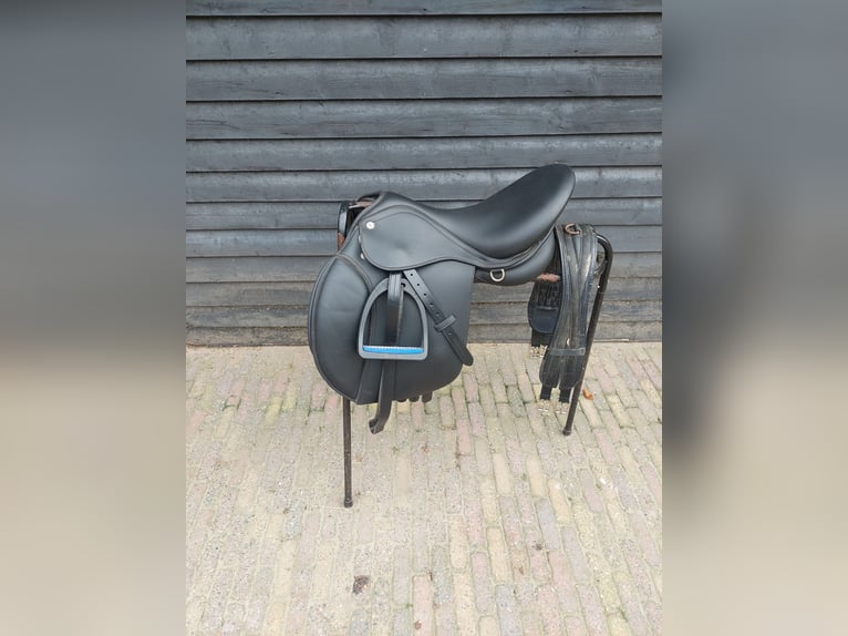 Veelzijdigheidszadel Norton 17'' Veelzijdigheidszadel Norton 17''