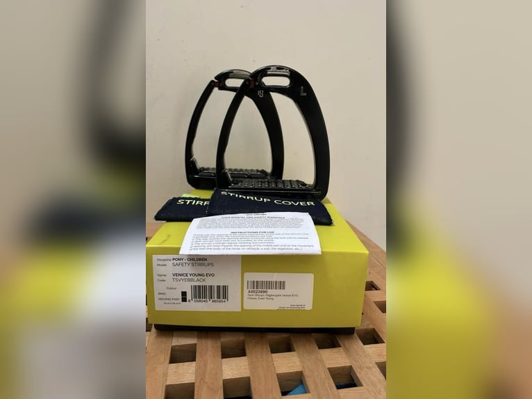 Childeren (KINDER) Tech stirrups te koop!