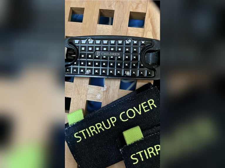 Childeren (KINDER) Tech stirrups te koop!