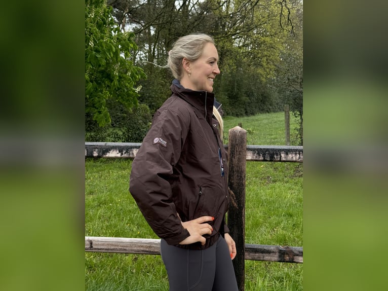 2 BROWN TRUST Jackets (XS)