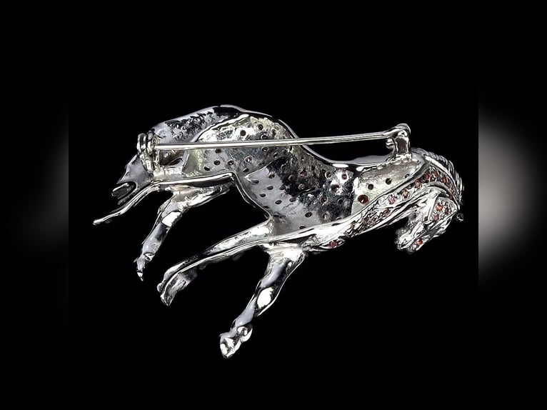 Beautiful pendant of an Arab horse, with gemstones