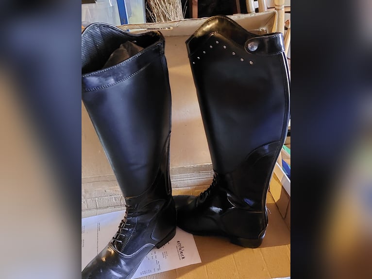 Laarzen met diamantjes en laque