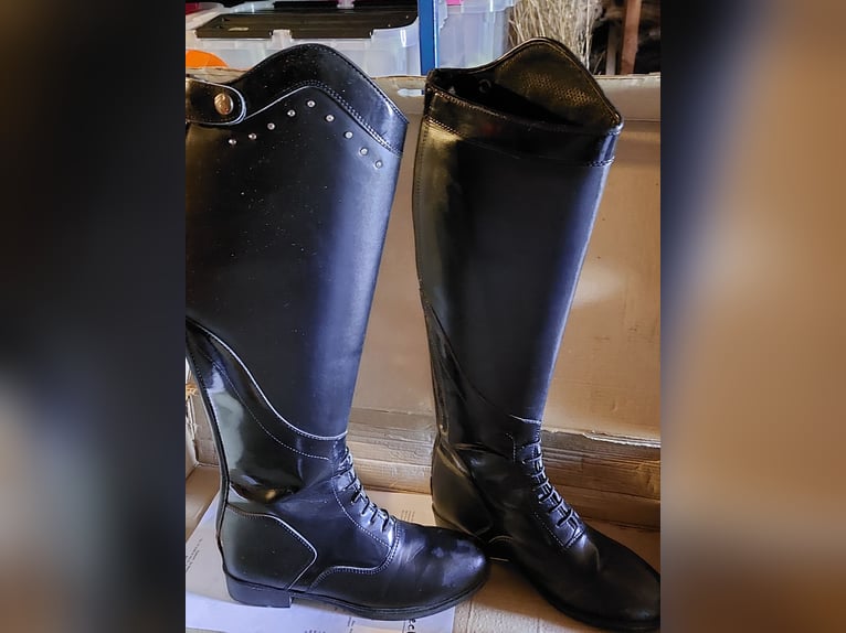 Laarzen met diamantjes en laque