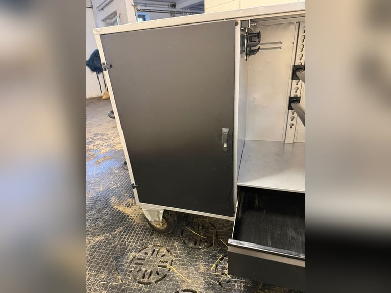 Alfako Maxi Prestige Paarden-Turnierschrank inclusief 2 overkappen en topkast