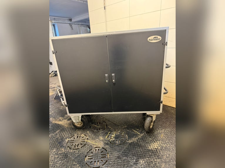 Alfako Maxi Prestige Paarden-Turnierschrank inclusief 2 overkappen en topkast
