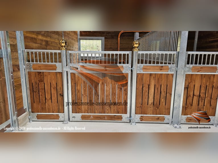 Paardenboxen en binnenboxen kopen - Boxeindelingen, boxfronten en stalboxen voor paarden
