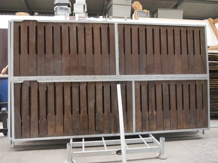 Trennwände mit Bongossiholzfüllung 3,50 m x 2m 