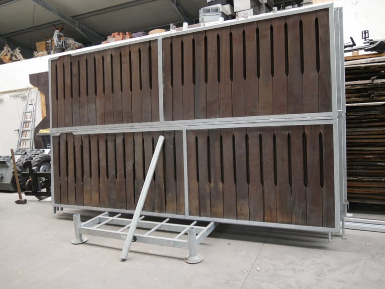 Trennwände mit Bongossiholzfüllung 3,50 m x 2m 