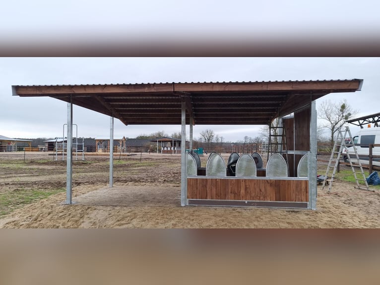 Voederbakken en voederhekken voor paarden - Paardenvoederbakken en voederroosters | TOP-ACTIVE Paard
