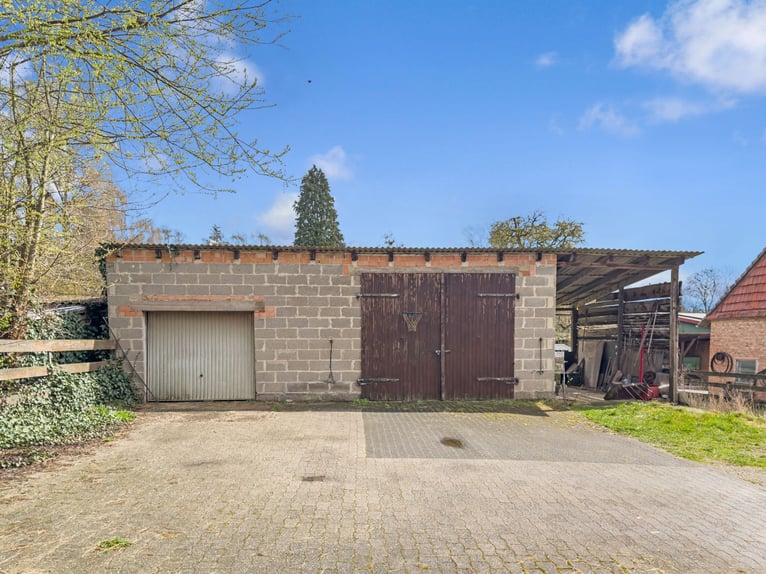 Charmant woonhuis met paardenhouderij en groot perceel in Bad Arolsen-Helsen