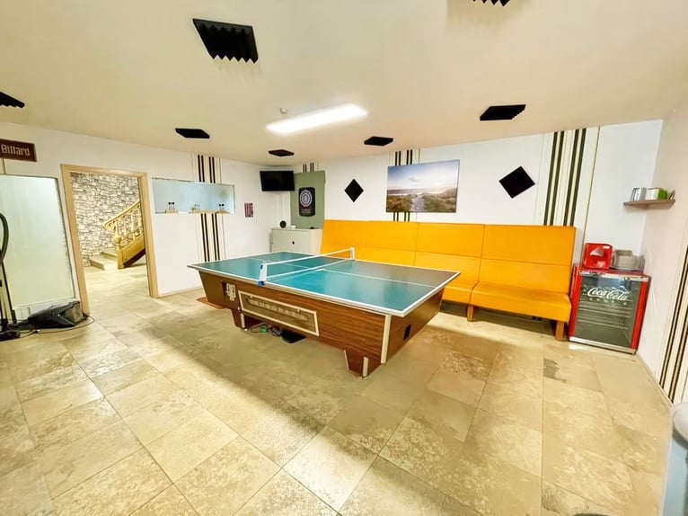 Das Anwesen befindet sich in Osthessen, im Landkreis Fulda, in der Gemeinde Hosenfeld