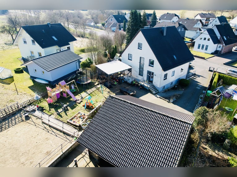 Einfamilienhaus mit Pferde- bzw. Tierhaltung und weiteren Nutzungsmöglichkeiten