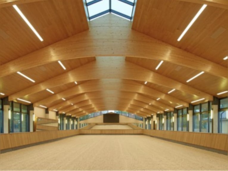 Grondstukken rondom exclusieve manege te koop