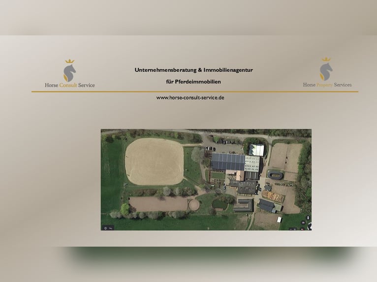 Grote paardenaccommodatie bij Kiel met een uitstekende ligging, meerdere woningen en diverse gebruik