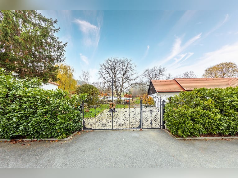 Landgoed met paardenhouderij te koop