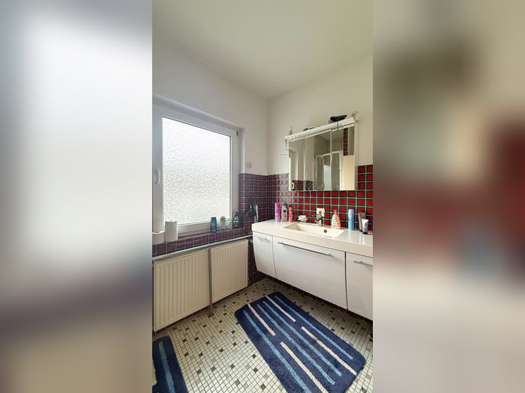 Landhuis met paardenbak, stallen en ruime pachtgronden