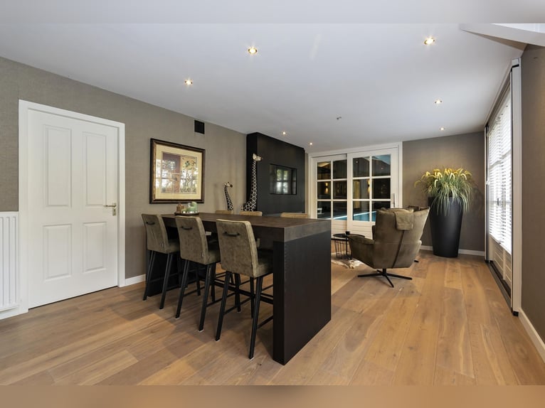 Luxury detached home with office outbuilding, wellness pool, gym & stables for 4 horses