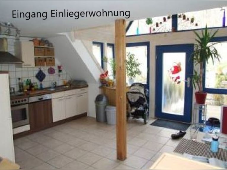 Paardenaccommodatie met tweegezinswoning, recent rapport, prijs onderhandelbaar