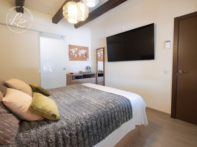 Paardenpension met woonhuis in Spanje, aan de Costa Brava, op slechts 10 minuten van de stranden.
