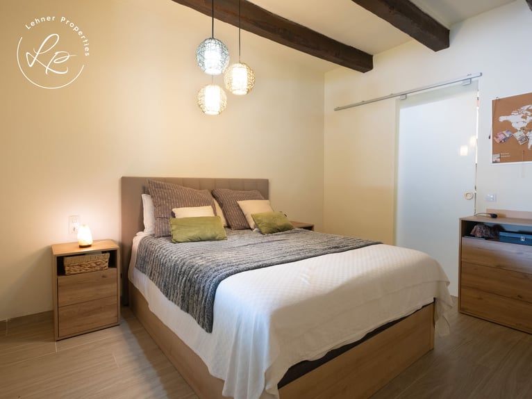Paardenpension met woonhuis in Spanje, aan de Costa Brava, op slechts 10 minuten van de stranden.