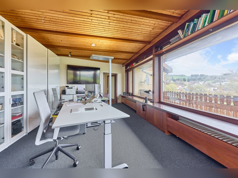 Paardenwoning te koop in Saarland – Landgoed in schilderachtige natuur met moderne rijhal!