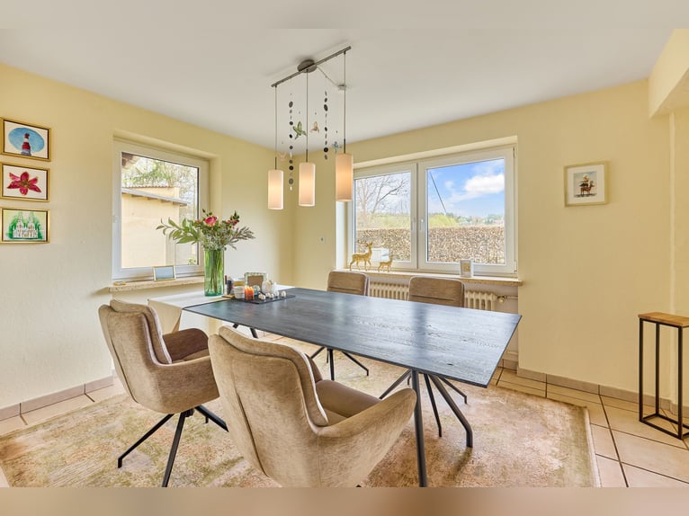 Paardenwoning te koop in Saarland – Landgoed in schilderachtige natuur met moderne rijhal!