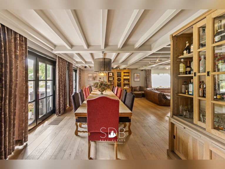 Prachtige landelijke villa met gezinstuin en graslanden op 32.558m² te Lochristi | België
