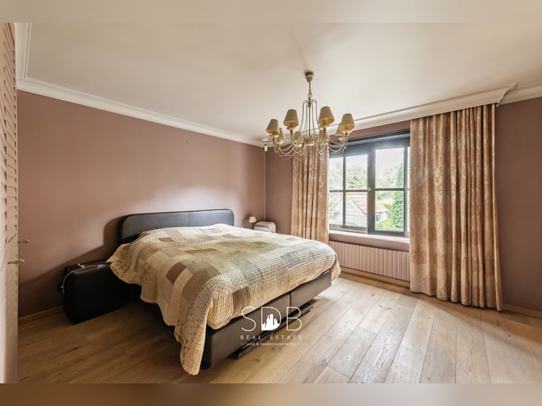 Prachtige landelijke villa met gezinstuin en graslanden op 32.558m² te Lochristi | België